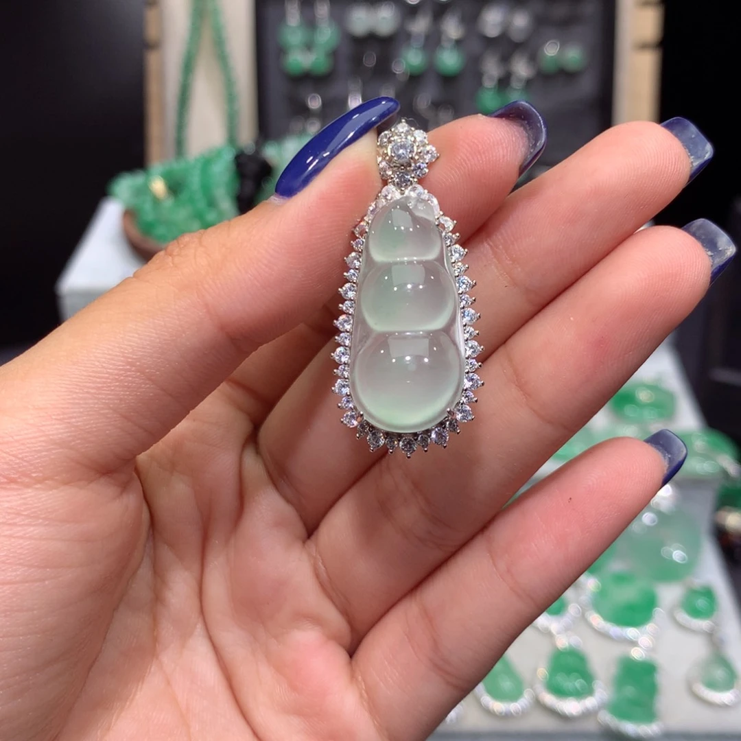 颈饰银S925镶嵌石英质玉（非洲翠）随*记