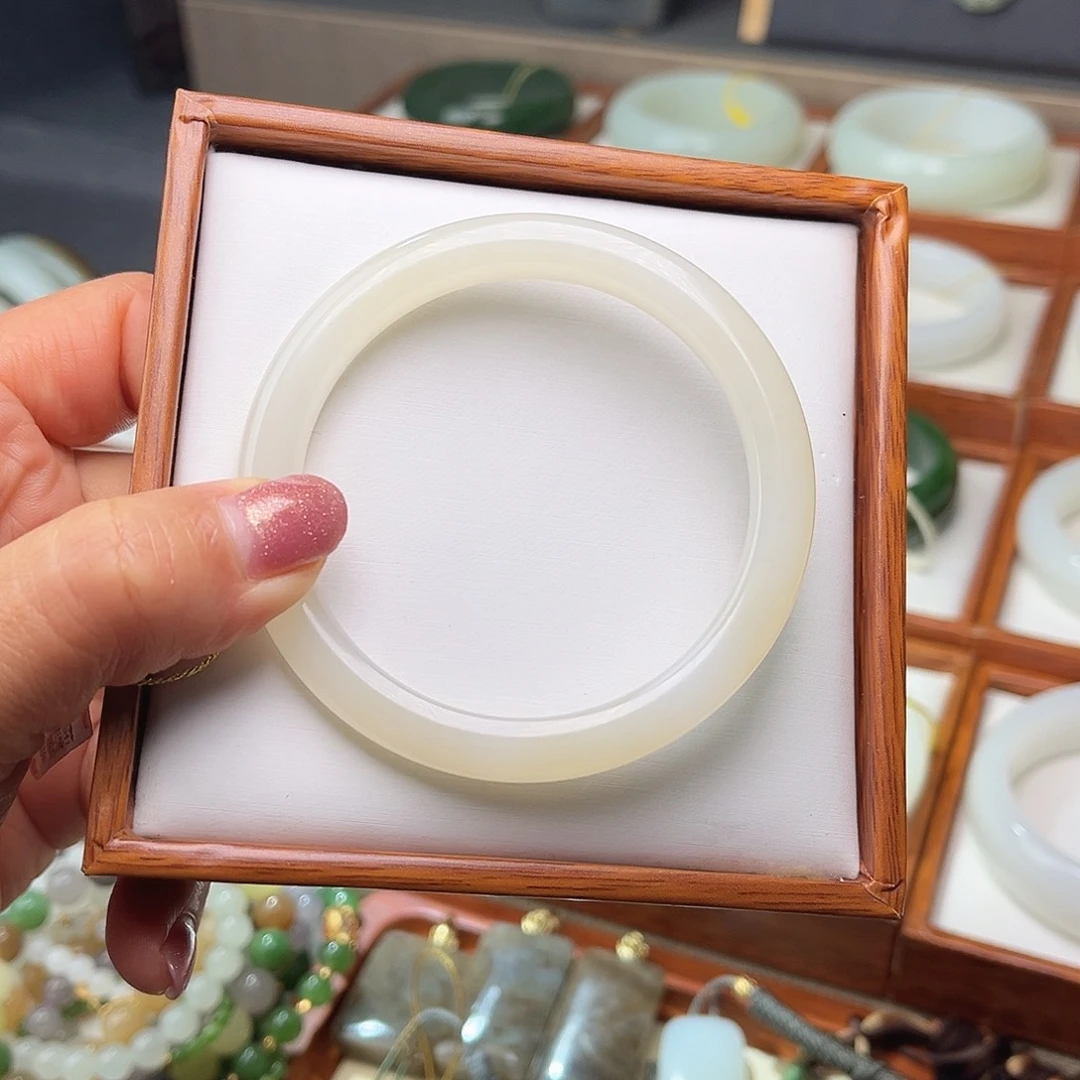 和田玉未镶嵌手镯57