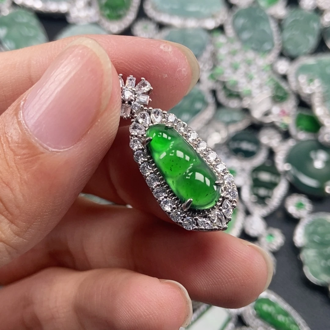 翡翠未镶嵌吊坠(不含链)