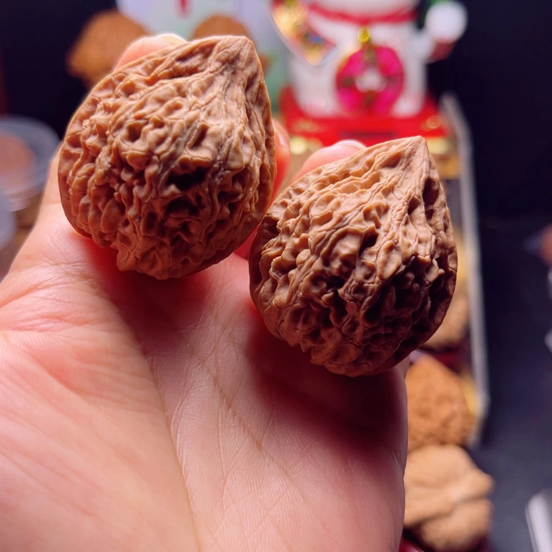 大叶紫檀（黑酸枝木类）全品坐佛