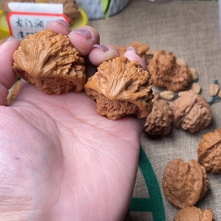 *****文玩核桃吊坠蛇头