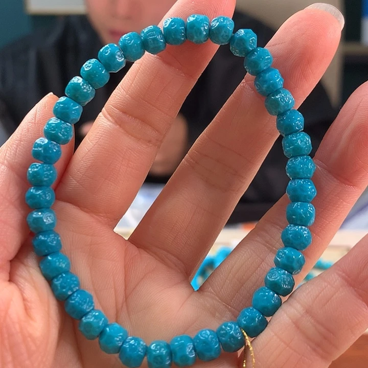 晓***绿松石未镶嵌珠宝奇石