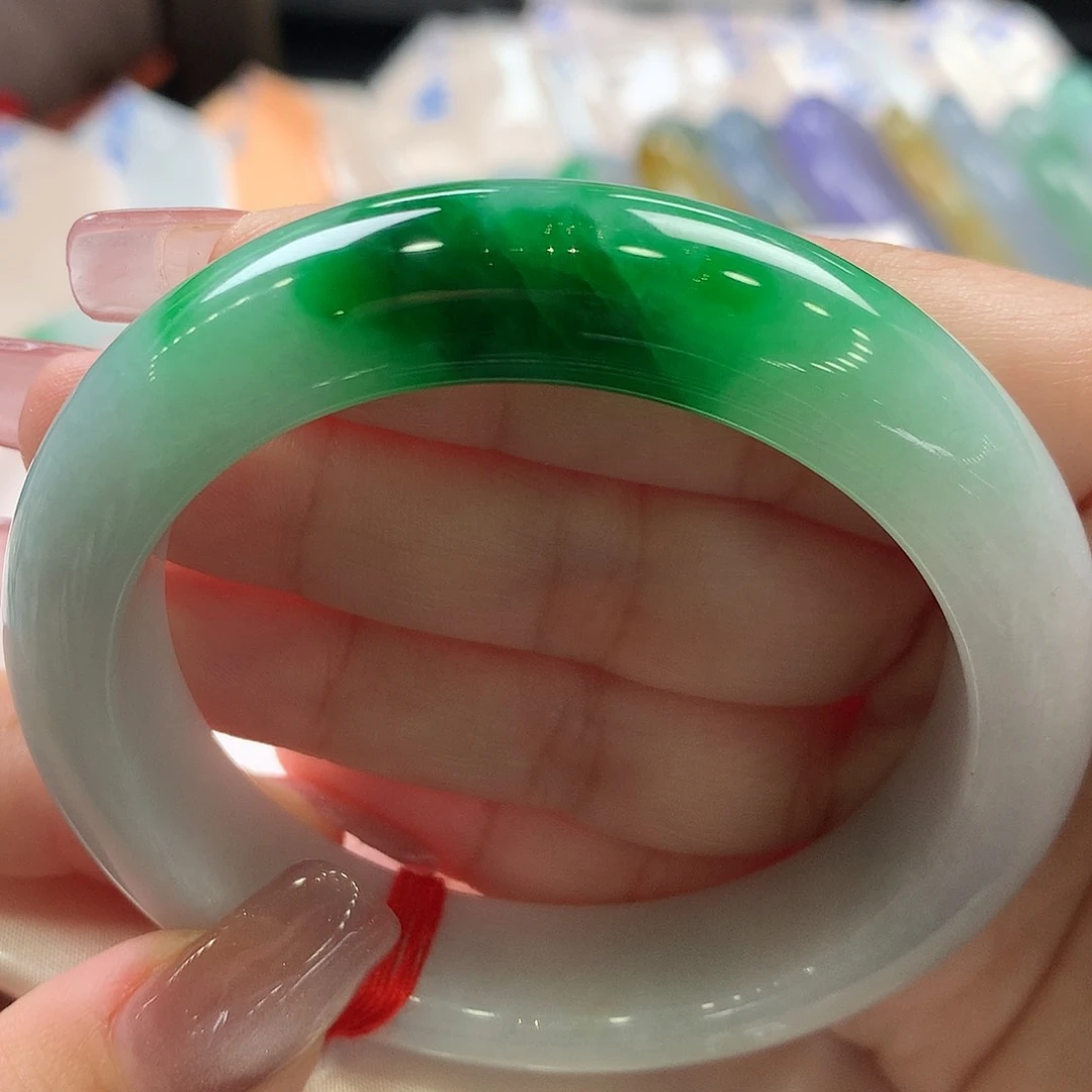 翡翠手镯未镶嵌早**?53.6正圈