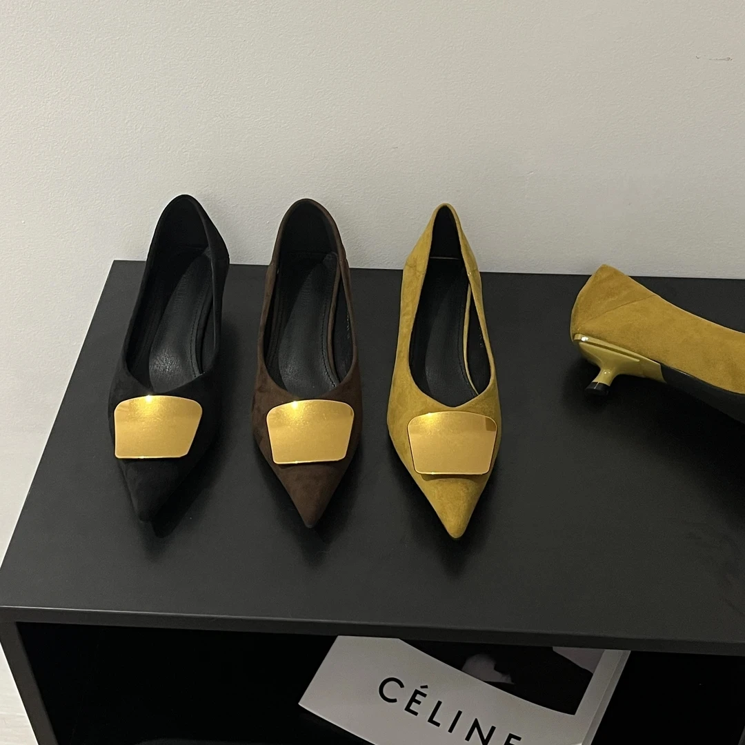 2025秋季新款绒面尖头金属扣饰高跟鞋时尚百搭网红小众猫跟单鞋女