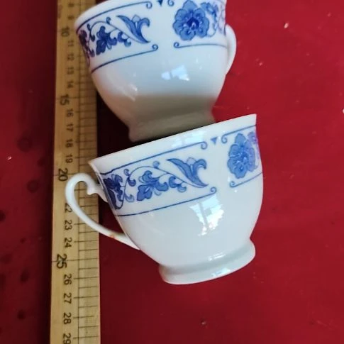 瓷片瓷片，各种摆件，均有瑕疵。沙锅！