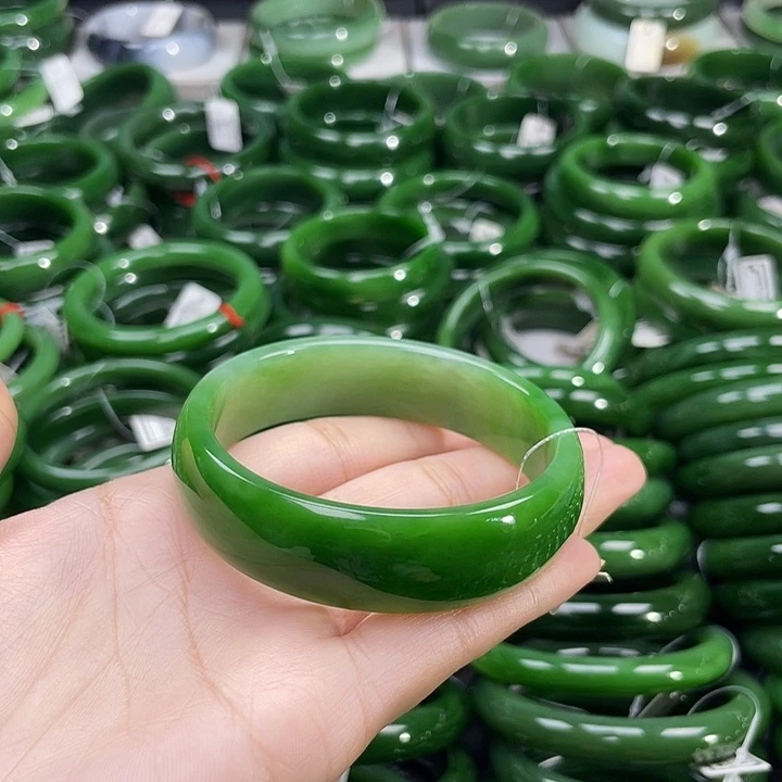 未镶嵌手镯和田玉（碧玉）