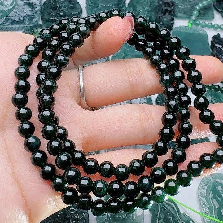 翡翠未镶嵌颈饰多样性发其一