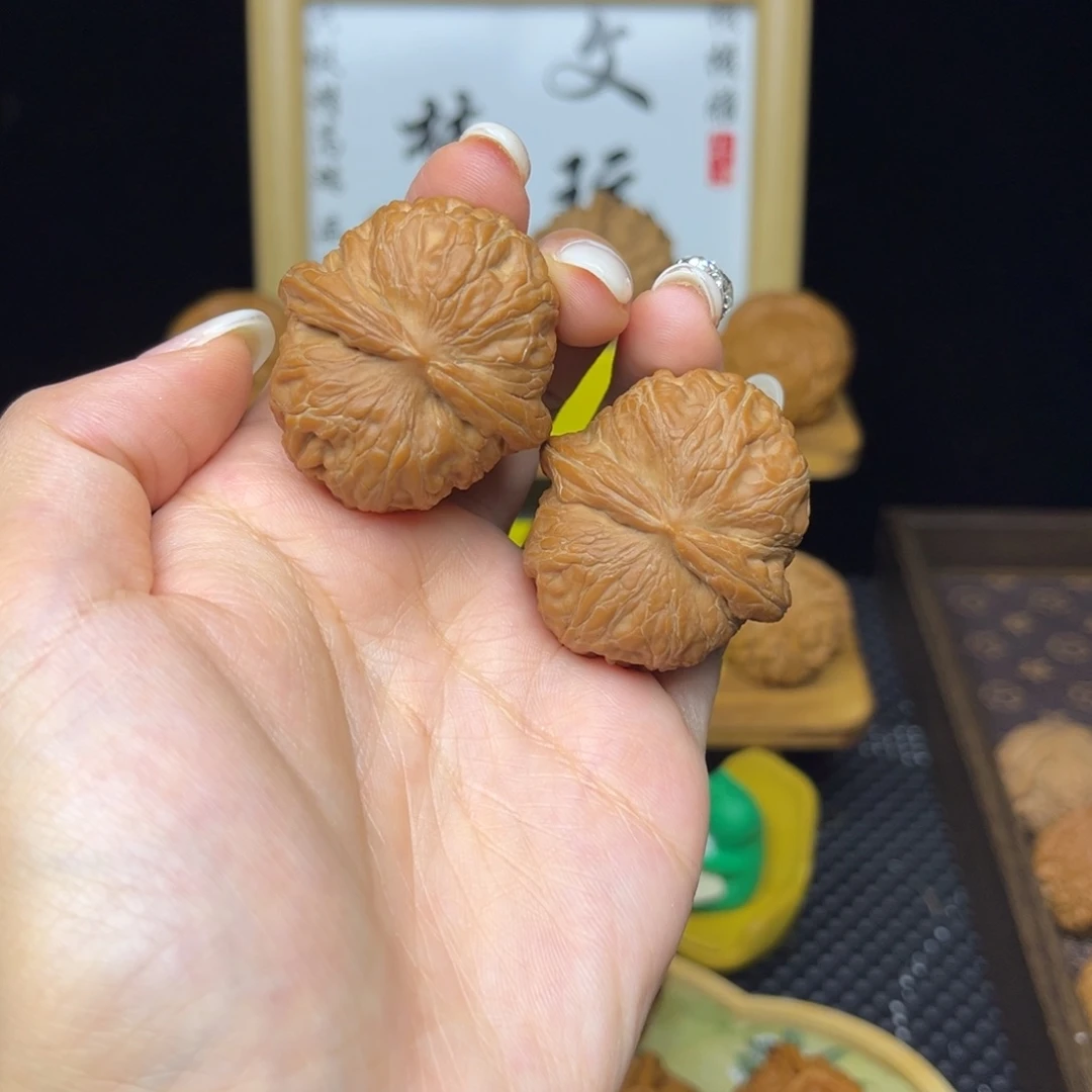 文玩核桃吊坠球宝39全白茬