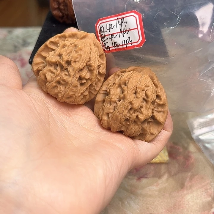 把件文玩核桃梨木台