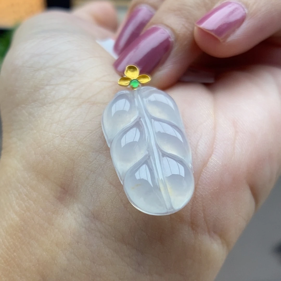 翡翠18K金镶嵌颈饰吊坠94