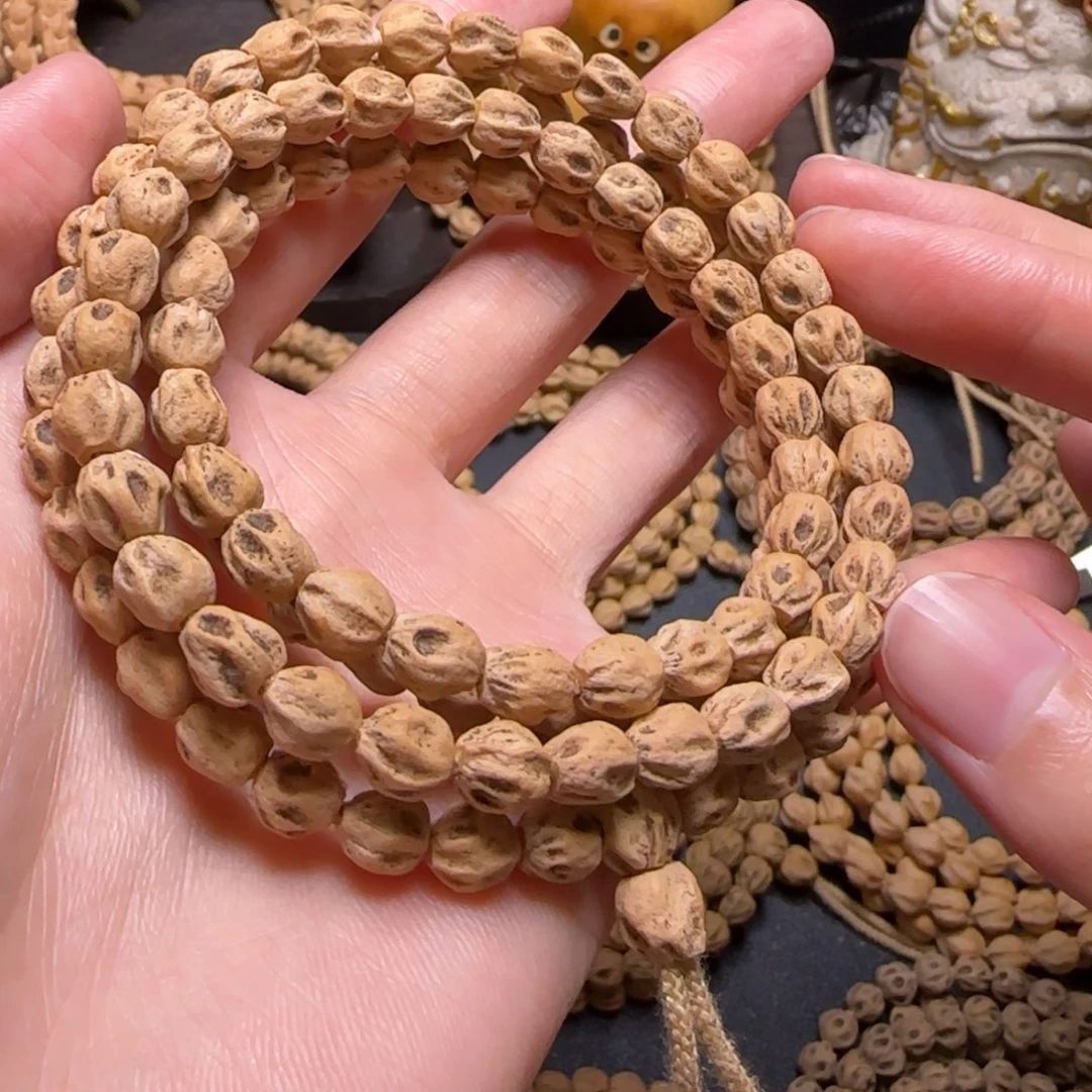 陈***帆柏香籽/百香籽吊坠