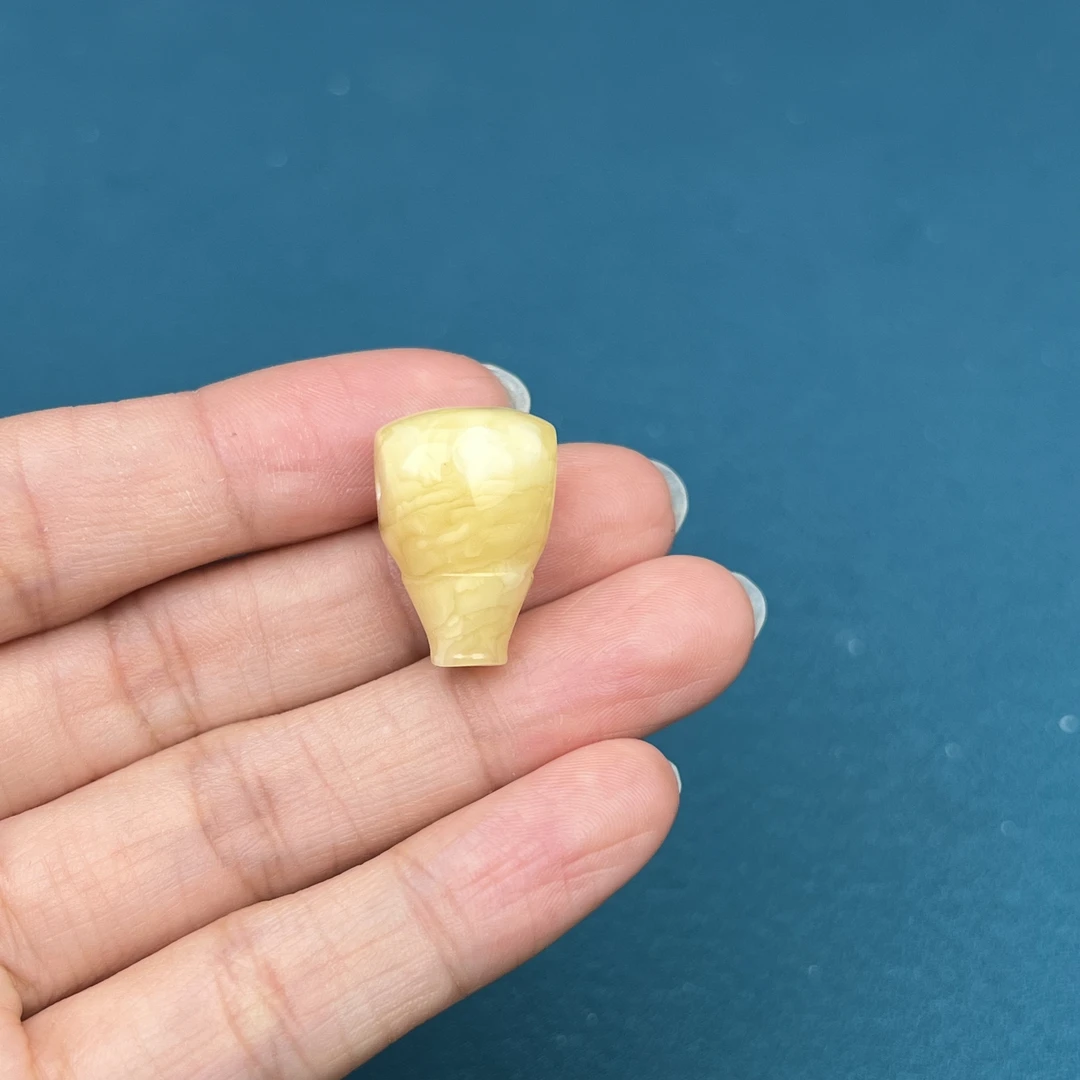 Y1145天然原矿蜜蜡三通13.8x20mm 2.1克 支持复检假一罚四