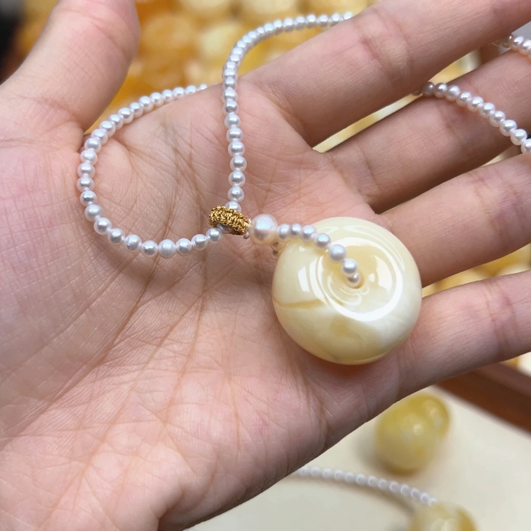 琥珀颈饰未镶嵌蜜蜡