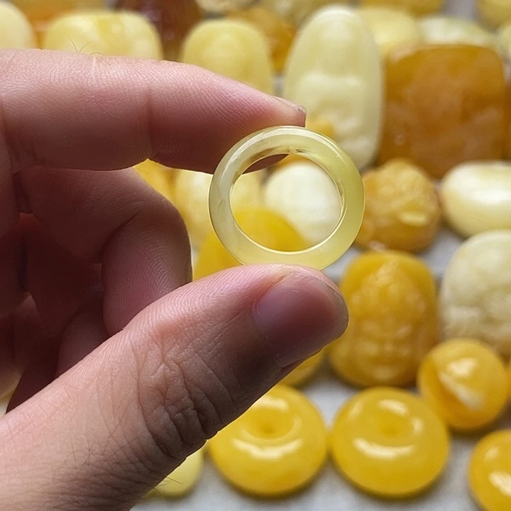 琥珀颈饰未镶嵌琥珀蜜蜡吊坠