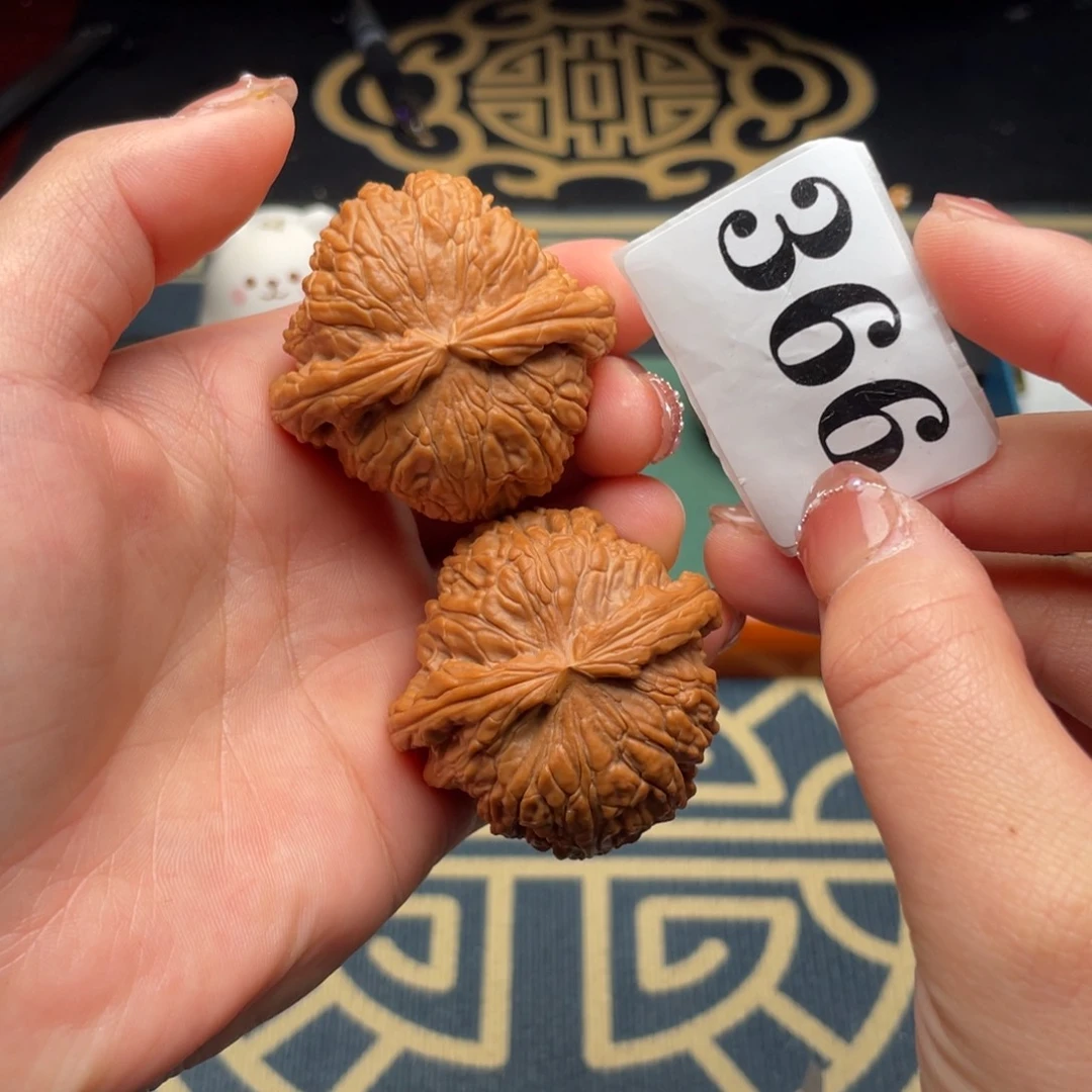 文玩核桃吊坠43.5闷白366号……