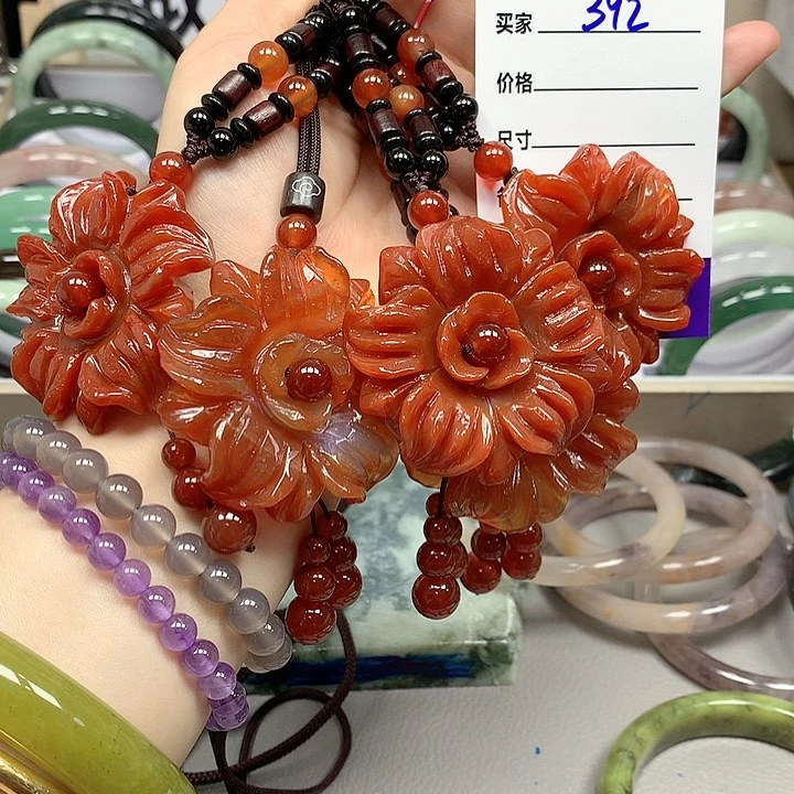 蛇纹石玉未镶嵌手镯多样性随机发其中之一