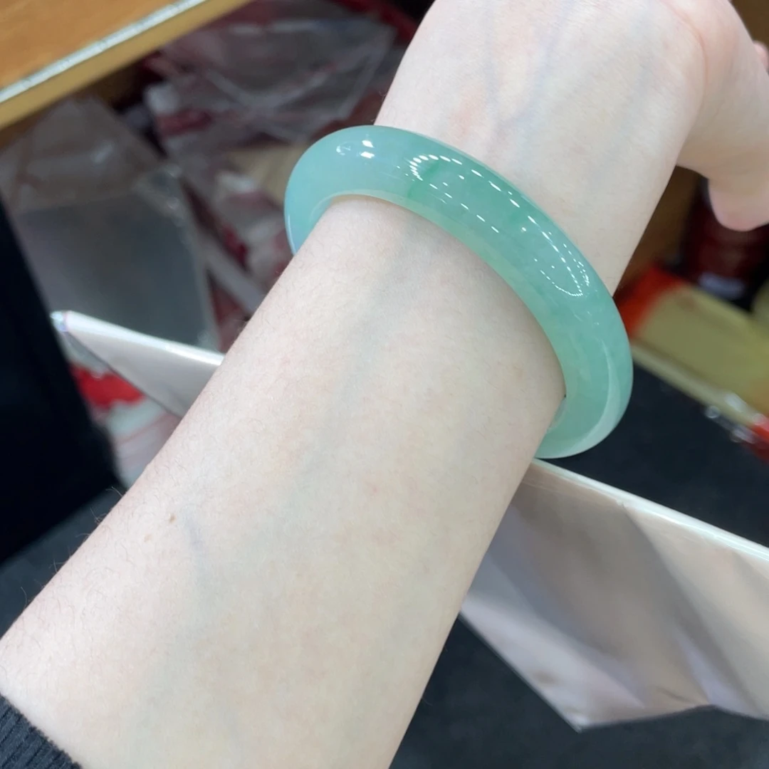 未镶嵌手镯翡翠卡56正圈果冻胶底，龙井绿茶