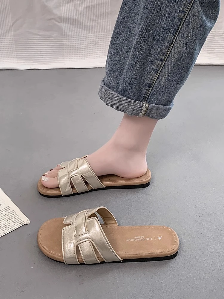 网红拖鞋女外穿2025夏季新款法式仙女风配裙子平底凉拖沙滩一字拖