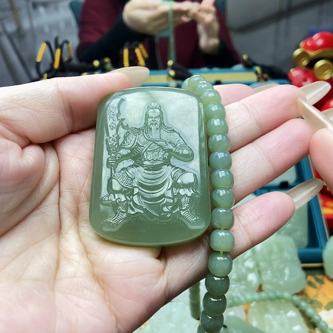 和田玉颈饰未镶嵌沉**金