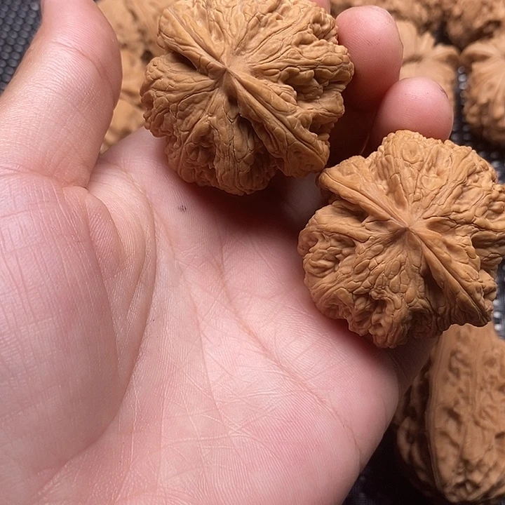 S***M文玩核桃吊坠核桃