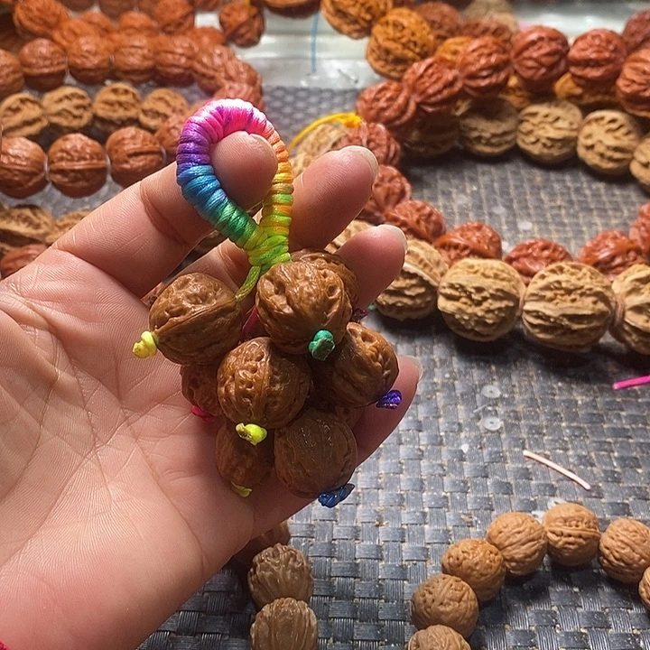 文玩核桃吊坠葡萄串