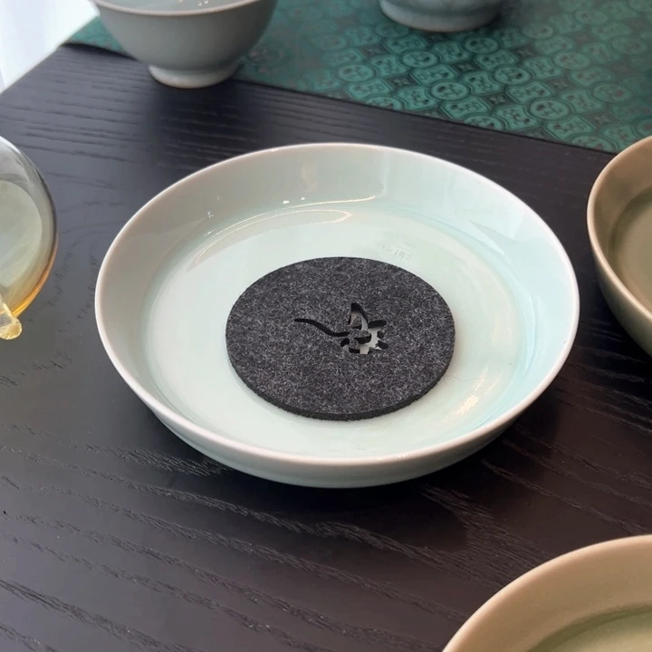 彦***汐龙泉青瓷粉青壶承14厘米