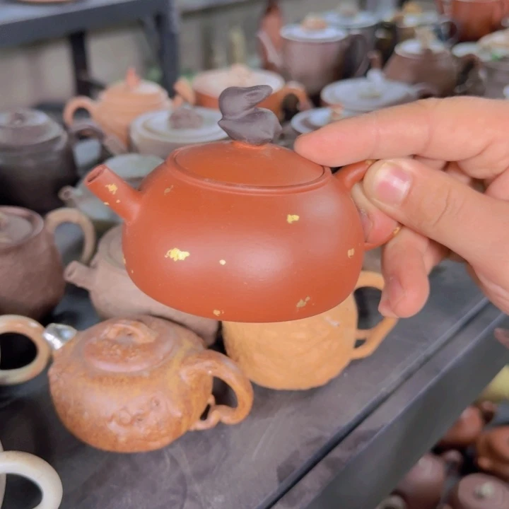紫砂茶壶撒金钱兔