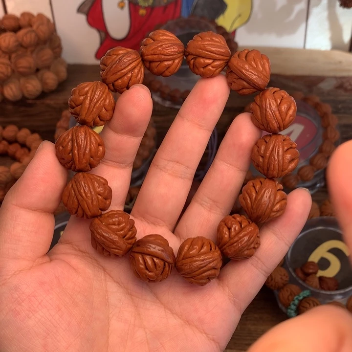 吊坠桃核20豹子头