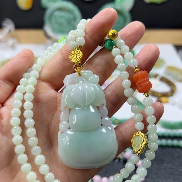 颈饰未镶嵌翡翠吊坠