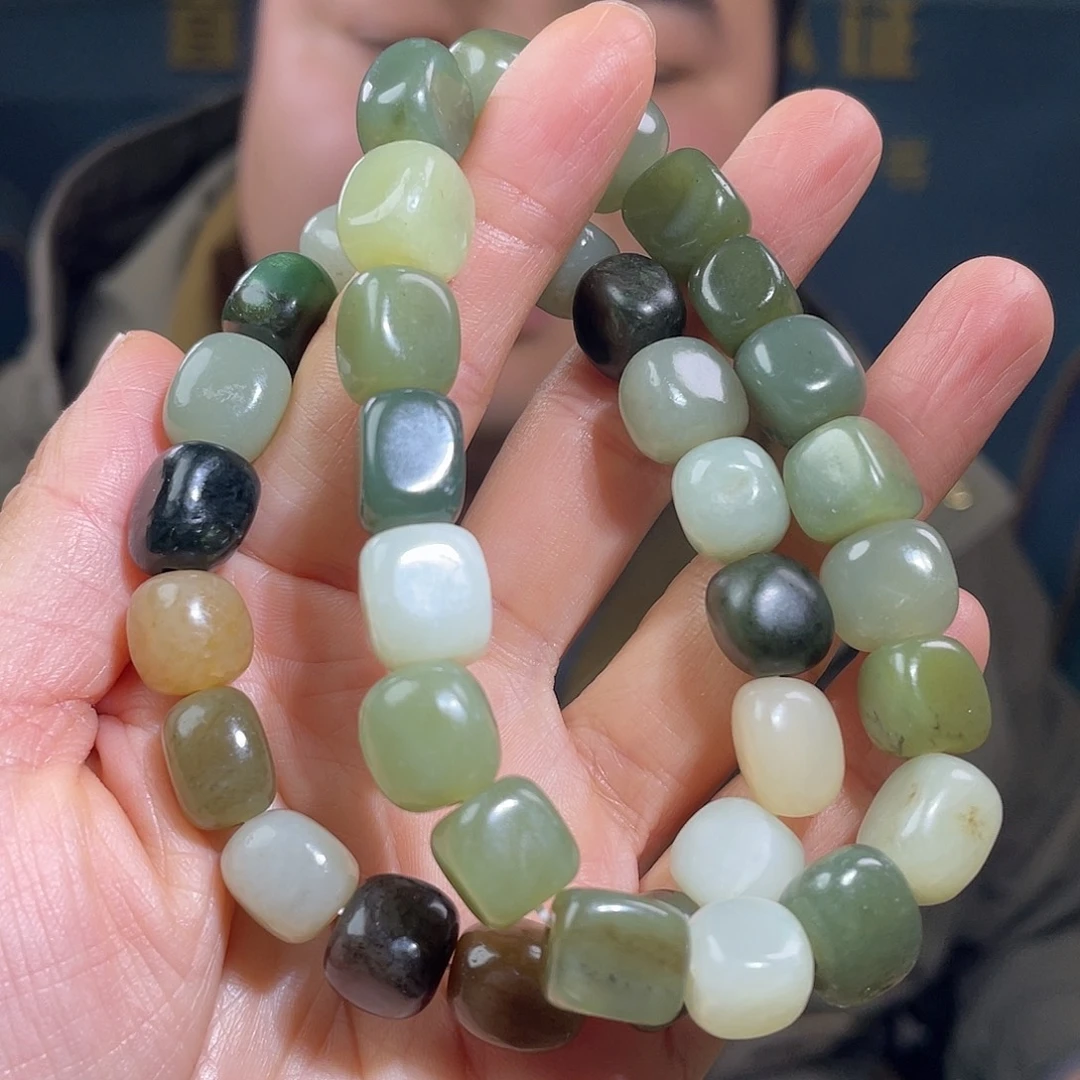 和田玉未镶嵌颈饰多样性发一件