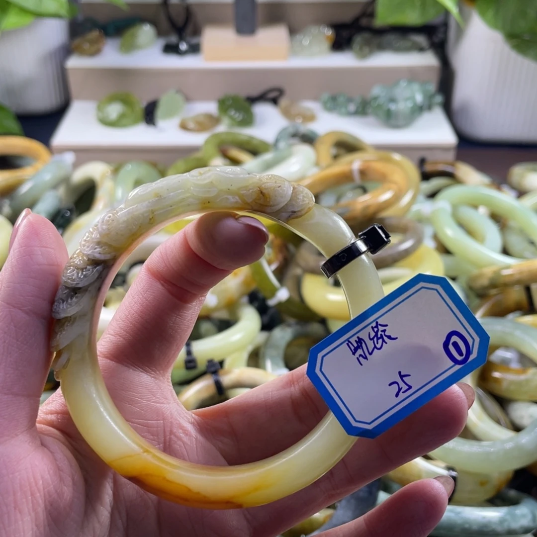 凯***L蛇纹石玉未镶嵌手镯