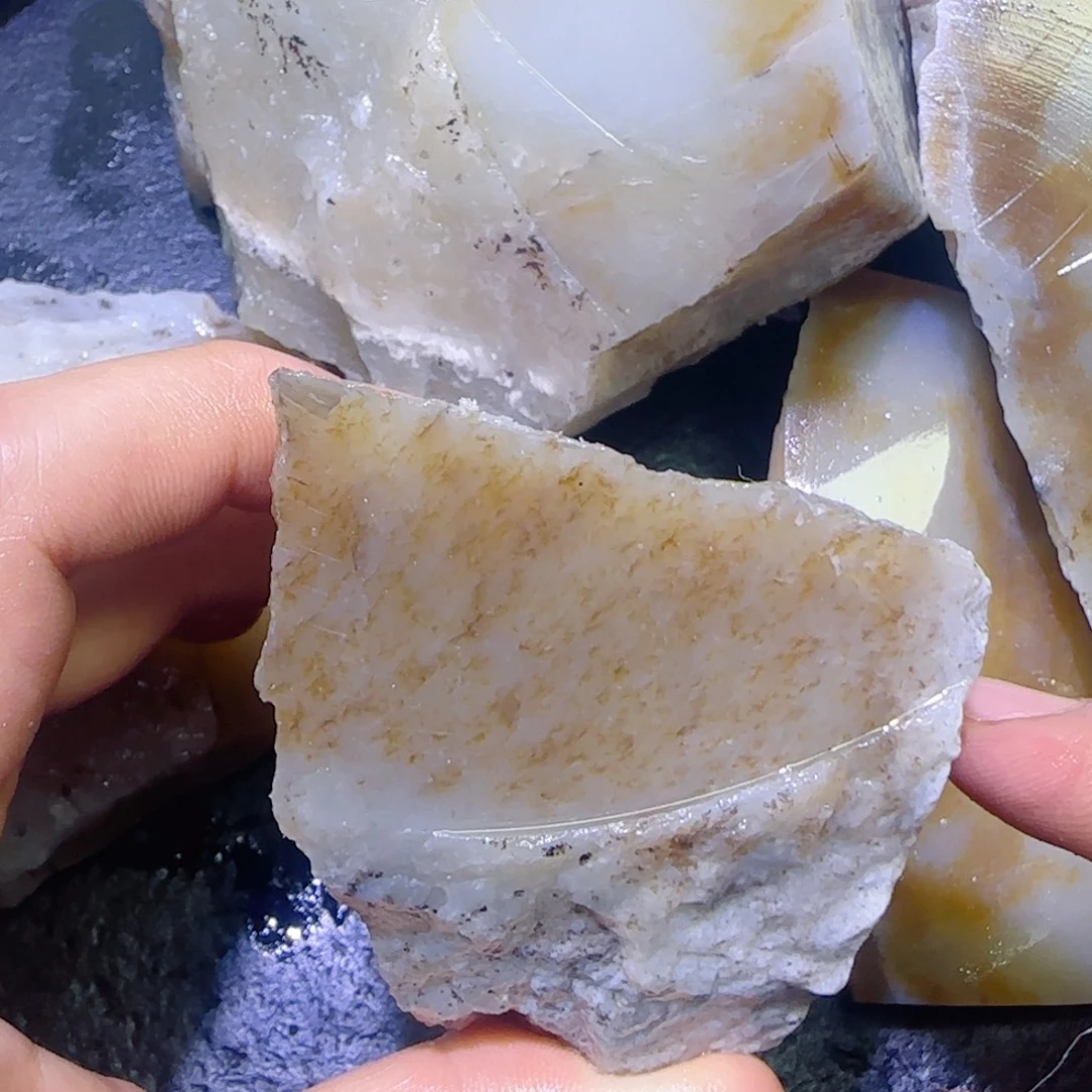 和田玉未镶嵌珠宝半成品