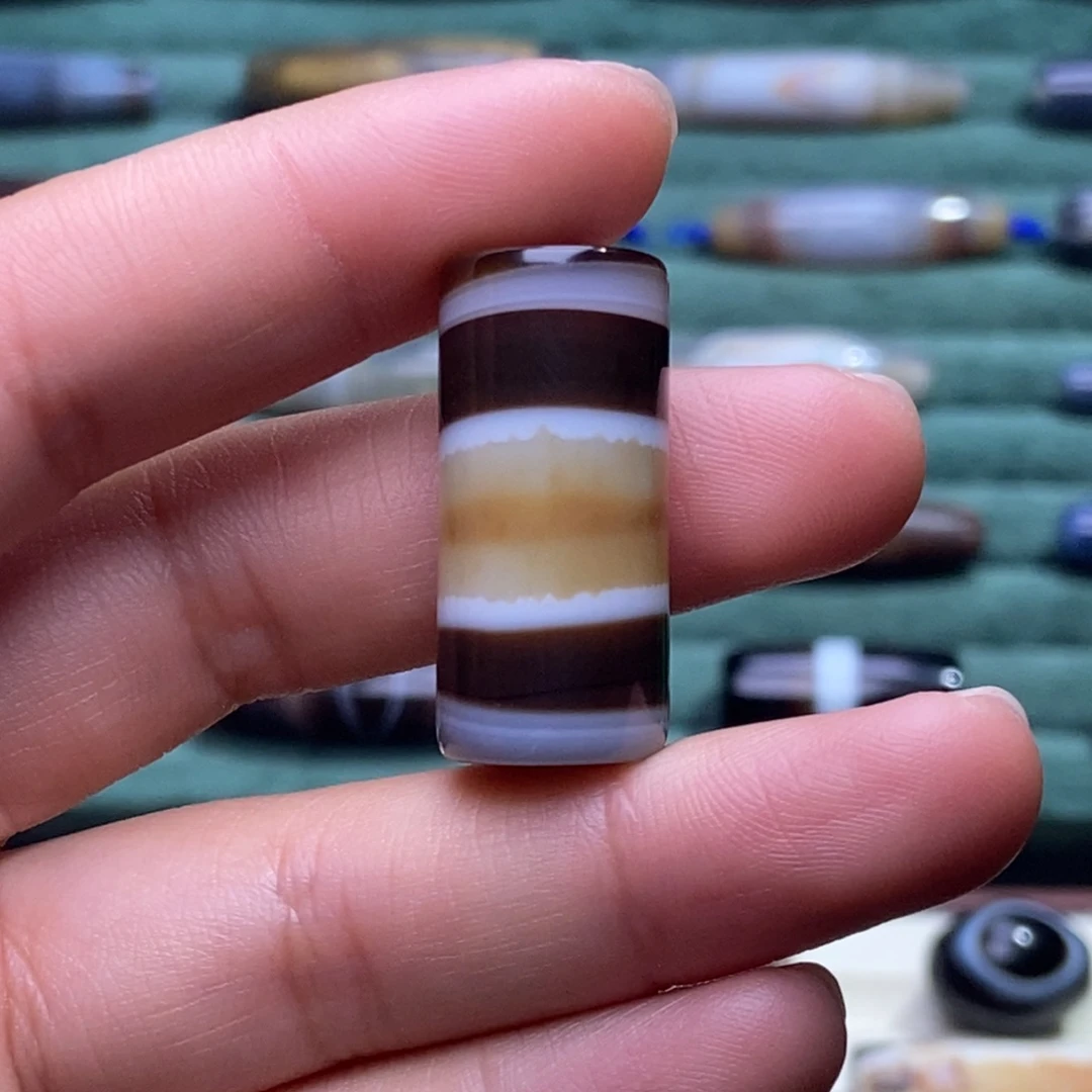 一***对玛瑙/玉髓未镶嵌颈饰