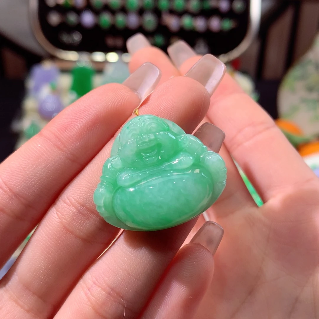 翡翠颈饰未镶嵌，翡翠