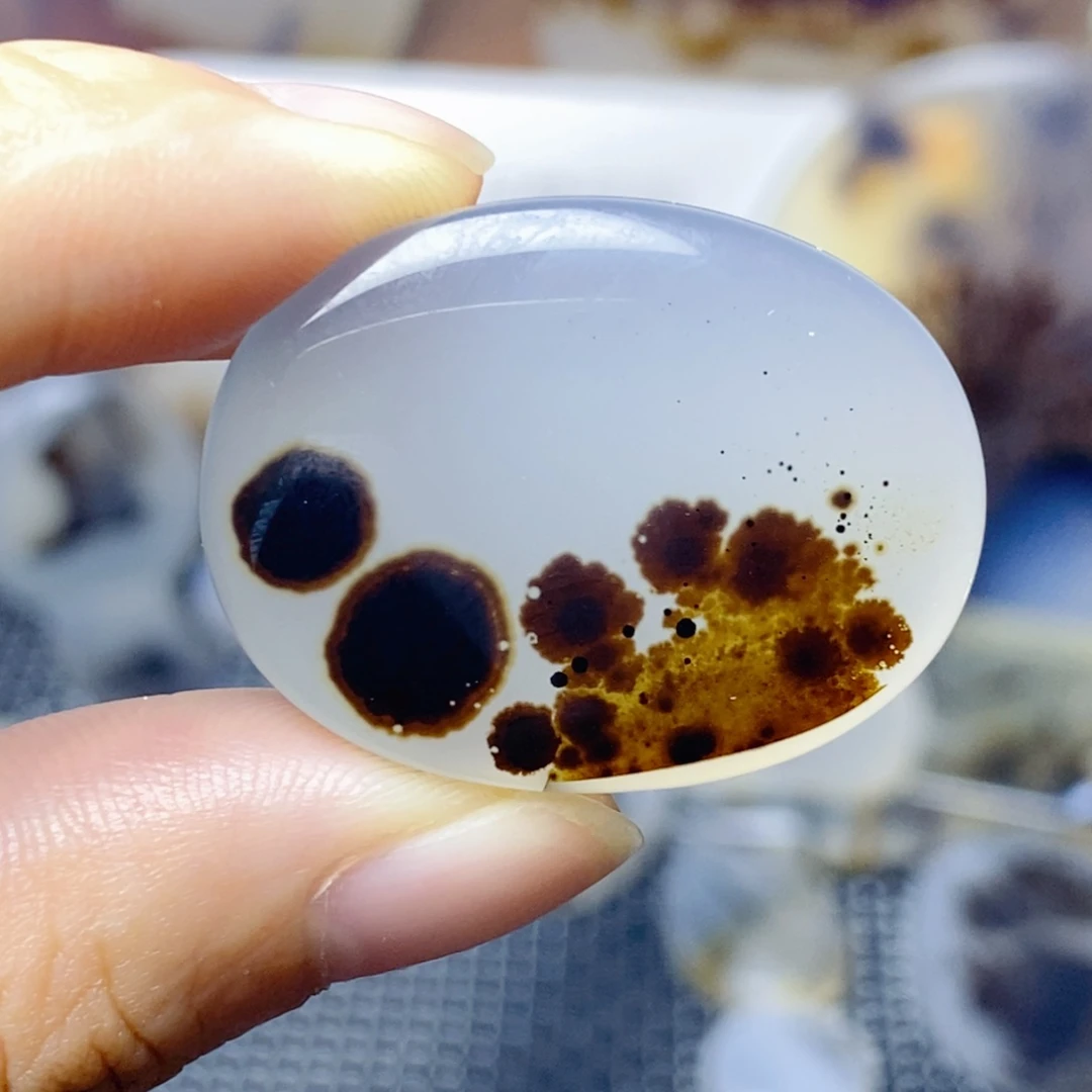 玛瑙/玉髓未镶嵌珠宝奇石