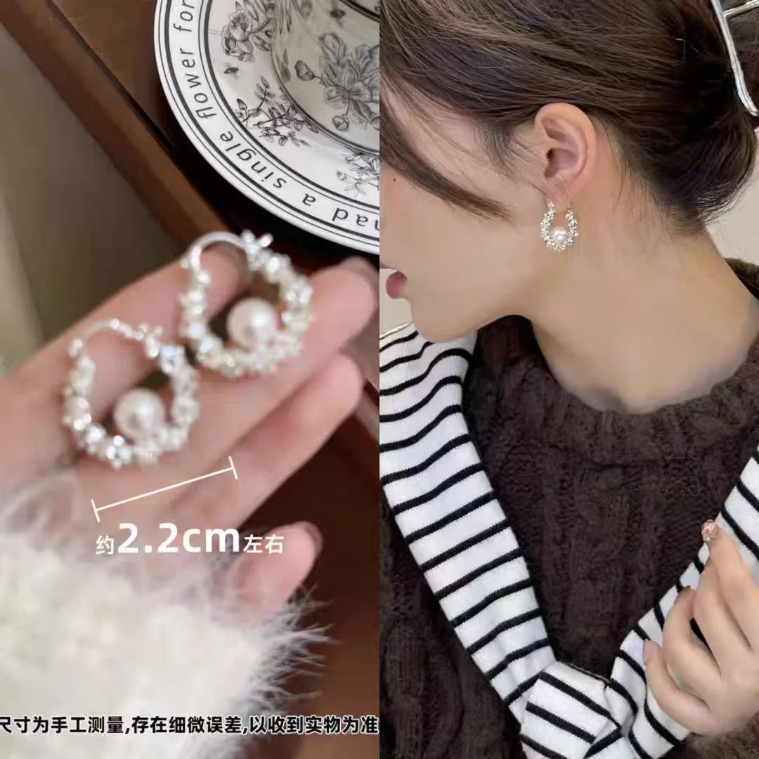 925银仿珍珠耳饰 气质轻奢精致碎银珍珠耳圈新款爆款不规则气质独