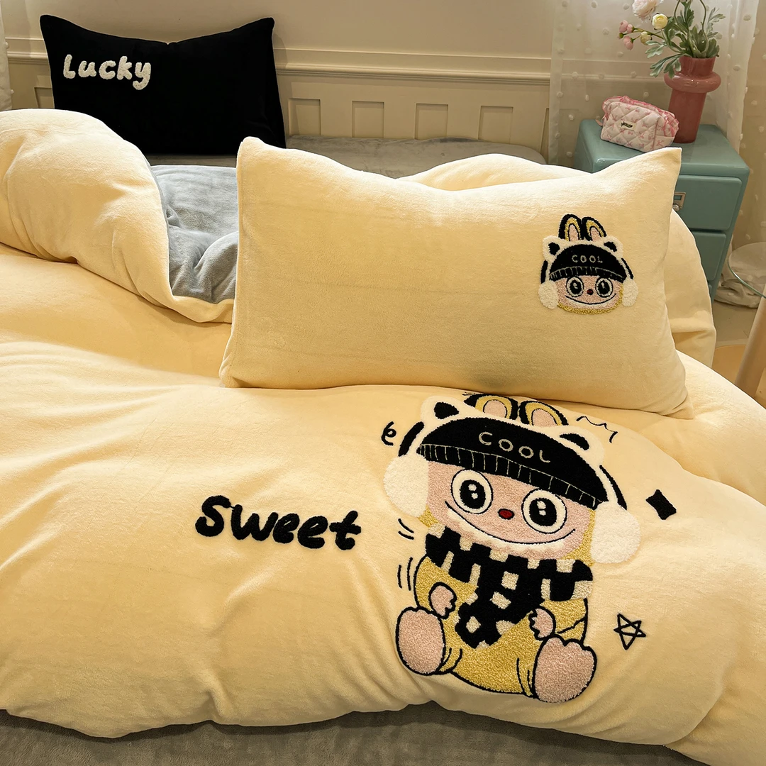 卡通风甜萌小仔加厚牛奶绒毛巾绣床上四件套双面绒被套床单床笠款