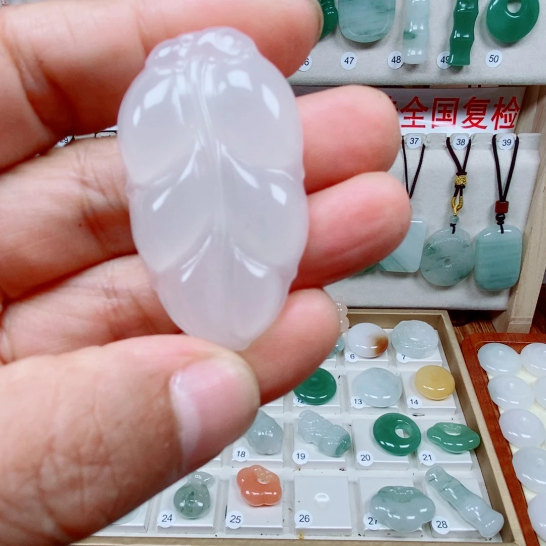石英质玉未镶嵌吊坠(赠链)
