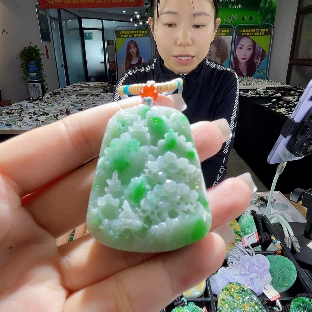 颈饰未镶嵌翡翠一