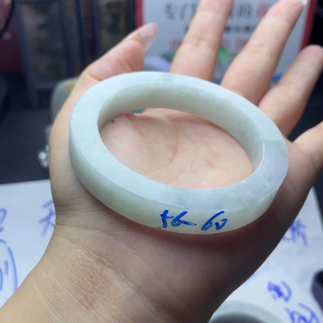 定制翡翠未镶嵌缅A翡翠多样性发一