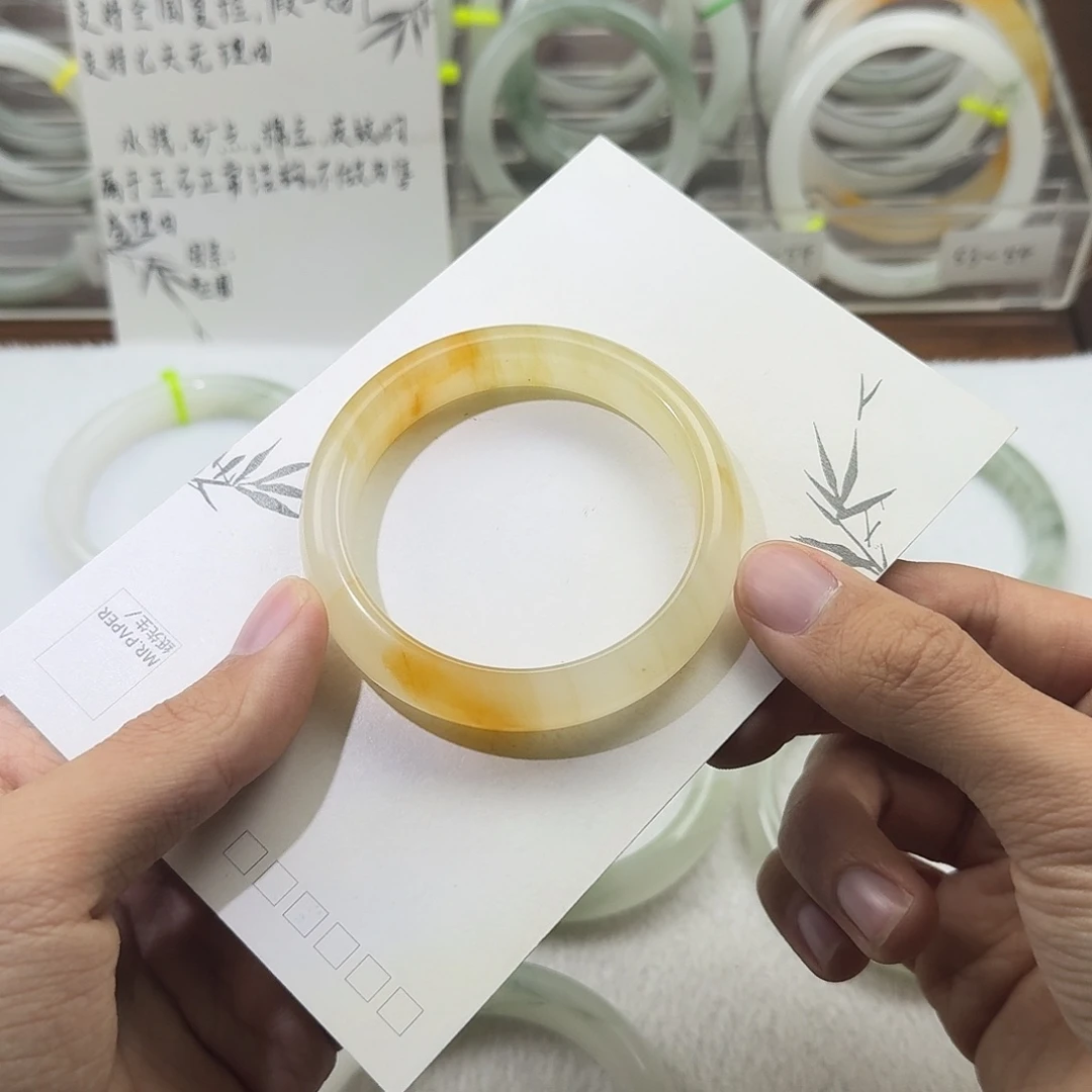 ！***h石英质玉（天山翠）未镶嵌手镯