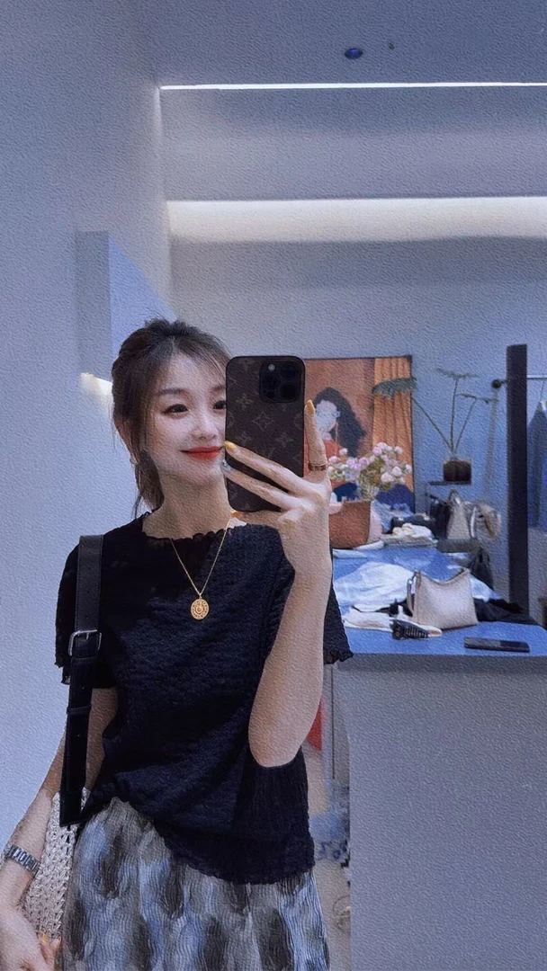 倩倩家泡泡皱设计T恤