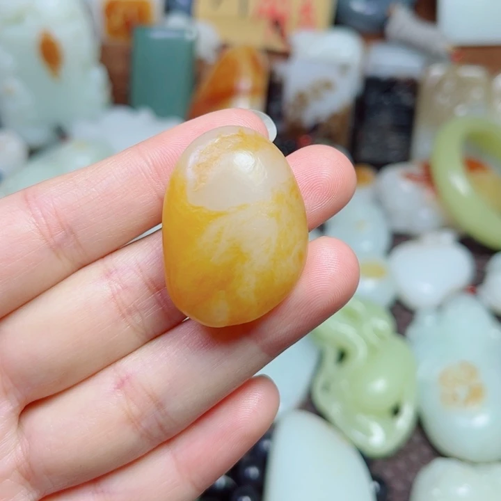 和田玉未镶嵌车挂