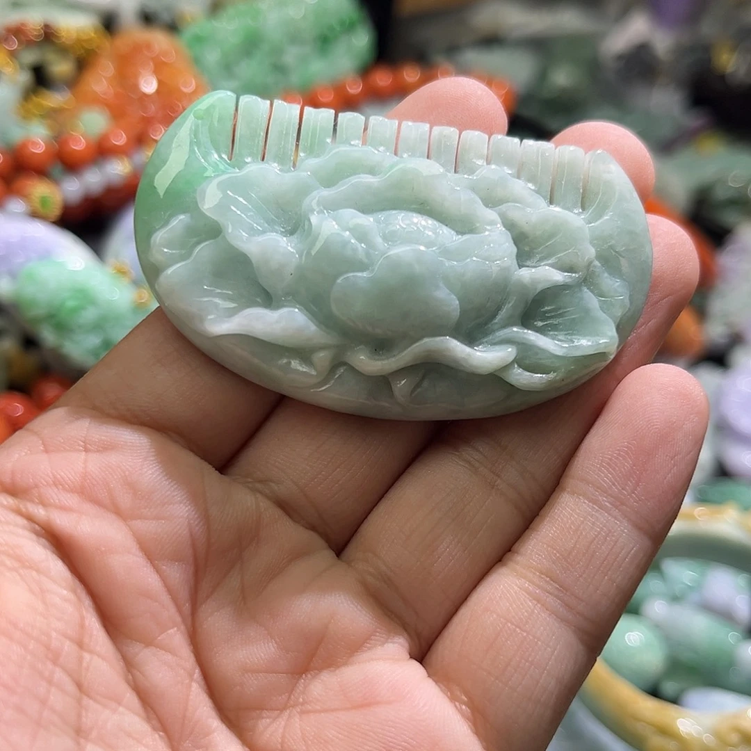 翡翠未镶嵌颈饰待编织