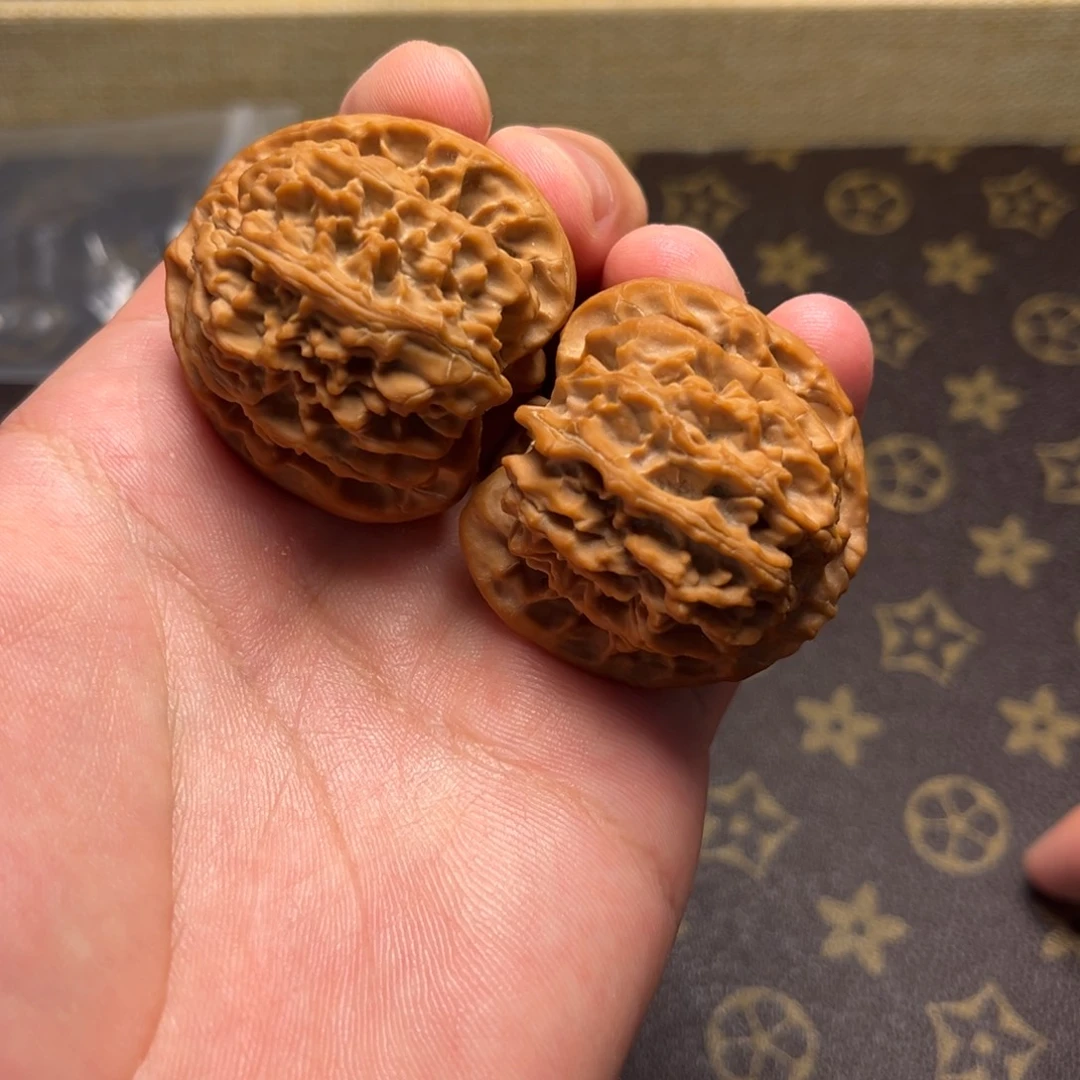 文玩核桃吊坠42尺全品 苹果园
