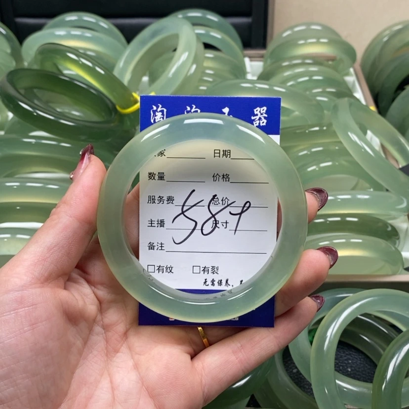 【闪购商品】蛇纹石玉手镯未镶嵌西**?