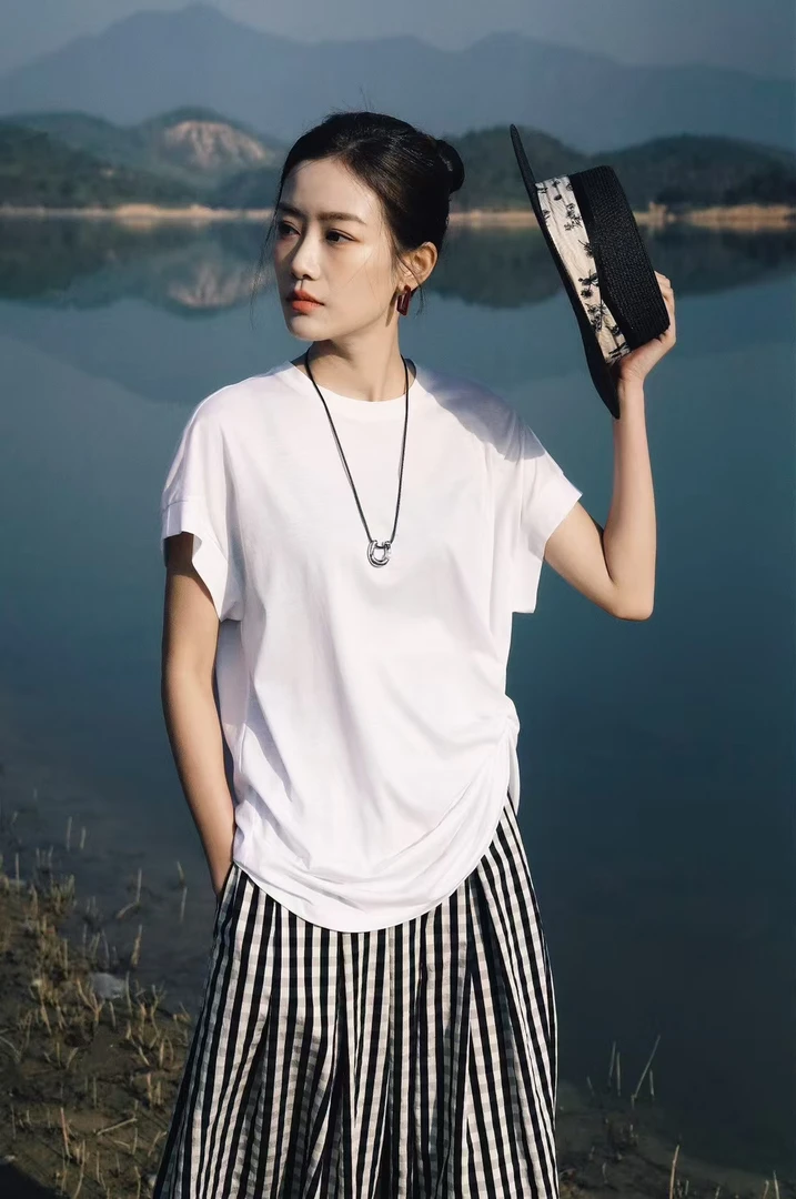 底色2025年新品特色上衣