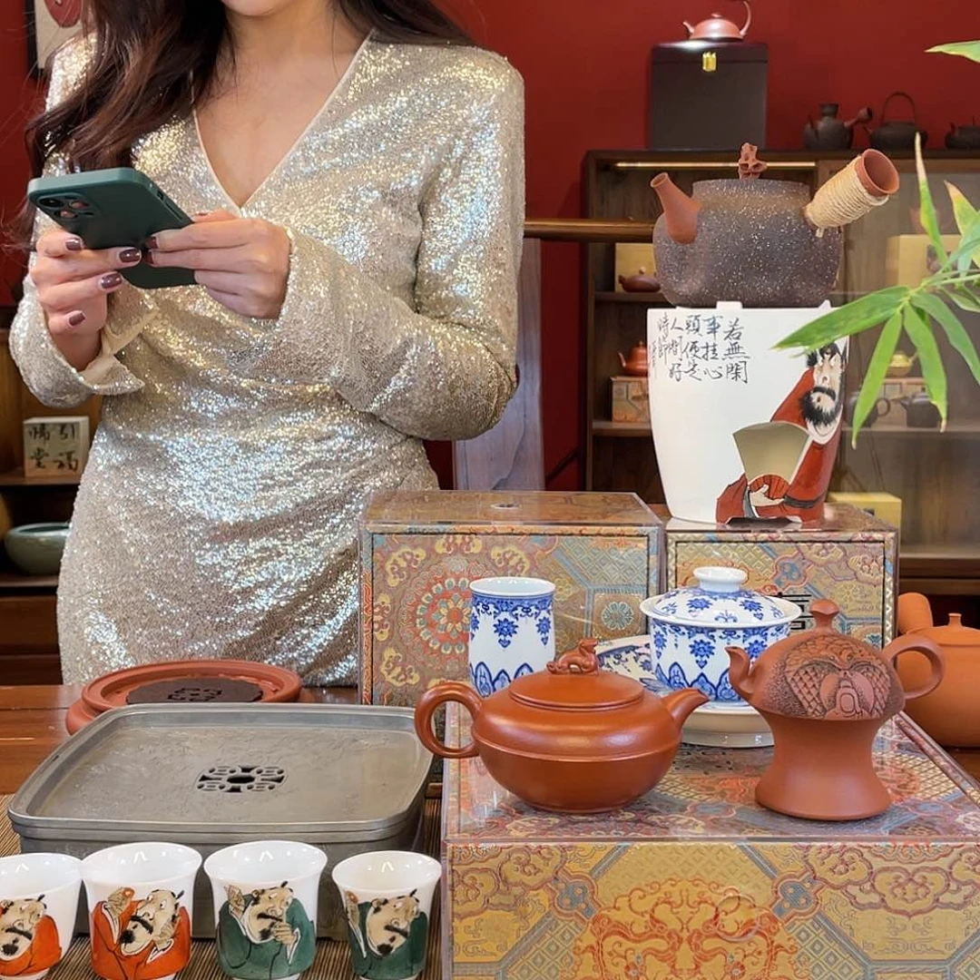 紫砂茶壶張*n………………….