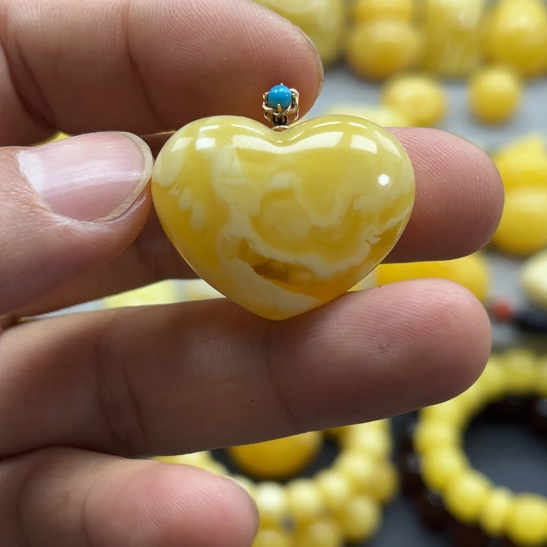 蜜蜡未镶嵌珠宝奇石