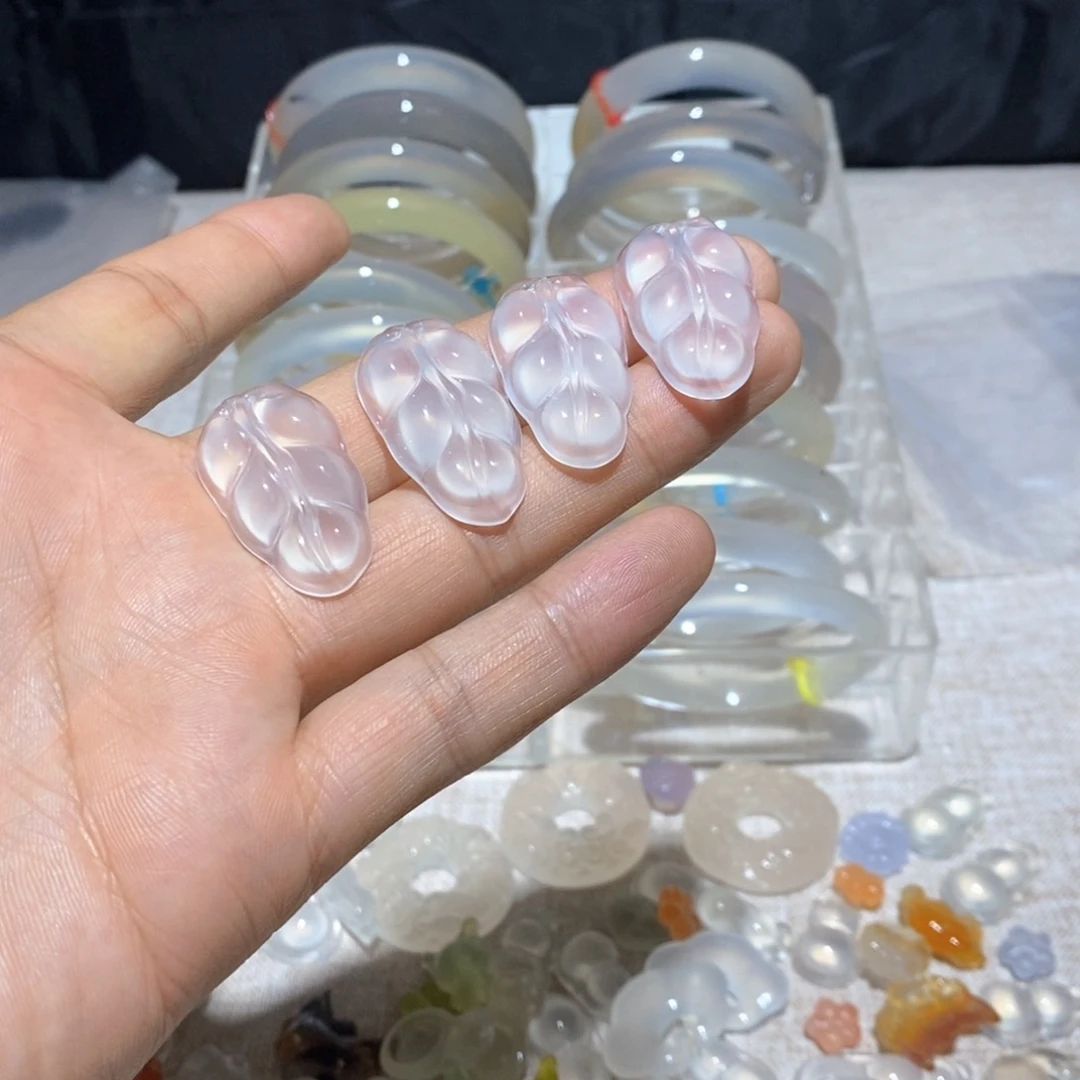 玛瑙/玉髓手镯未镶嵌没有绳子 多样性发货